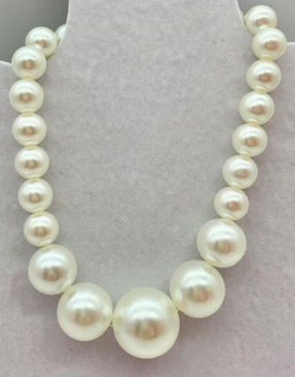Pearl classic necklace